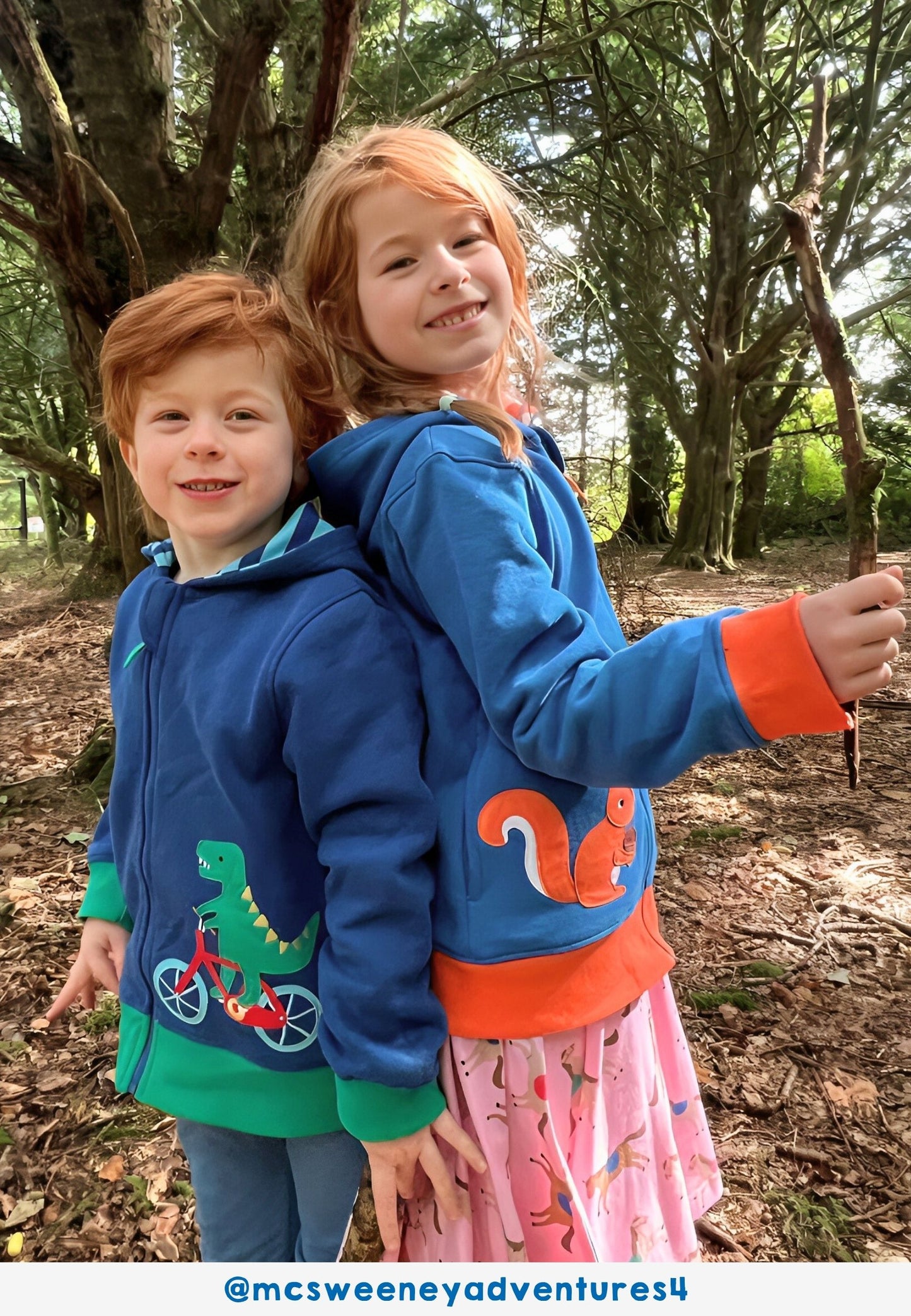 Bio-Baumwoll Kinder Sweatjacke mit Kapuze und mit Dinosaurier-Applikation