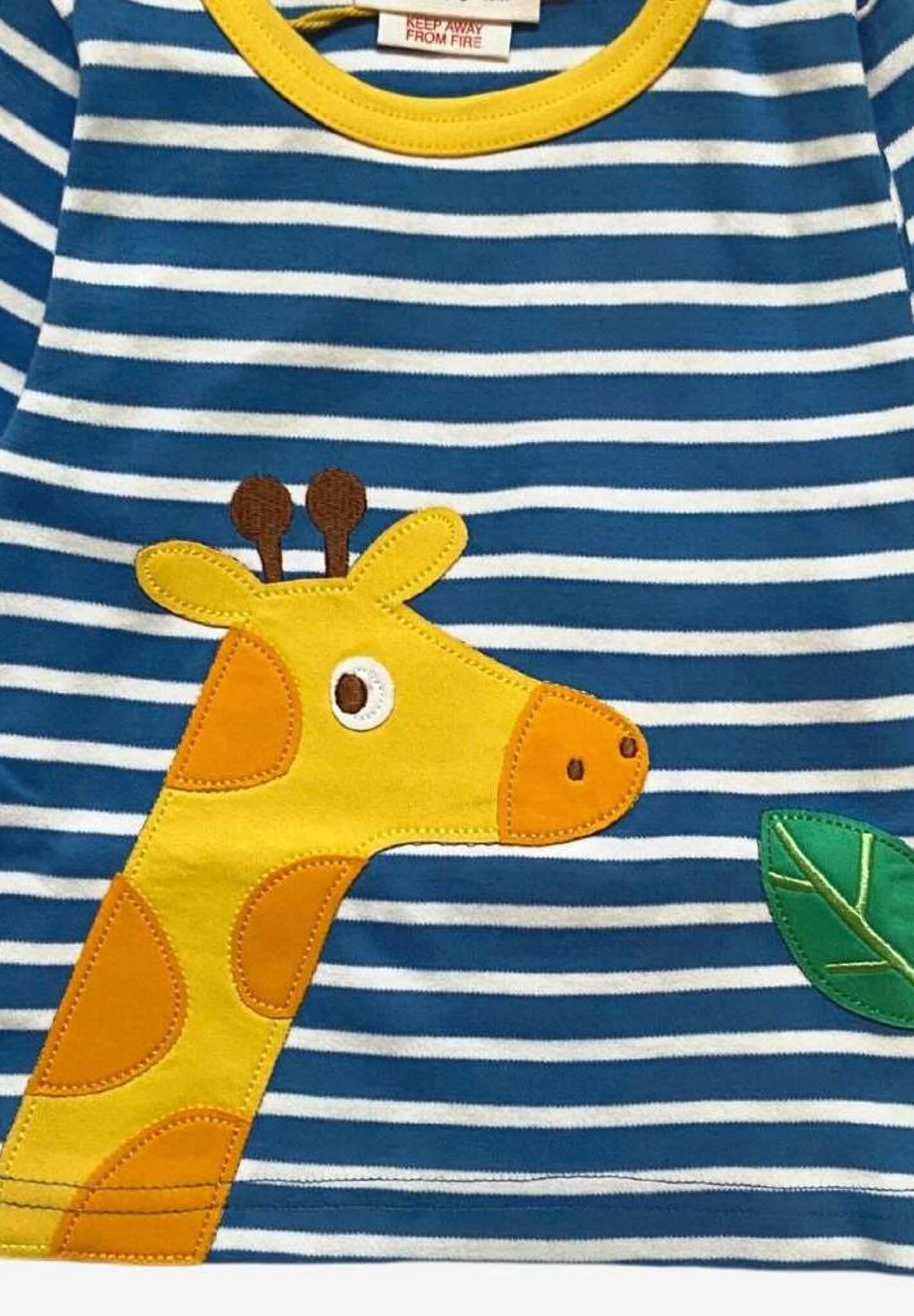 Bio Baumwoll - Langarmshirt mit "Giraffe" Applikationen - Toby Tiger GmbH