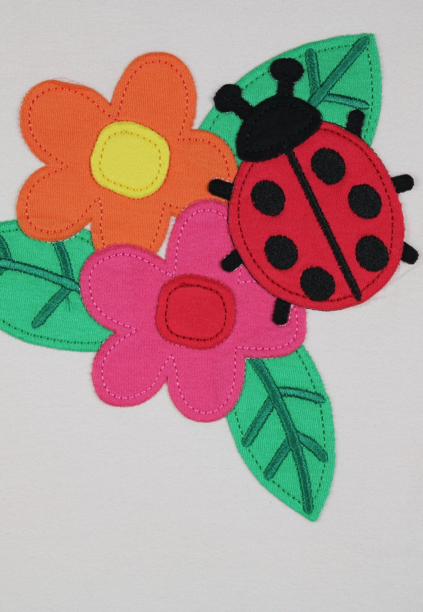 Bio - Baumwoll Kinder Shirt kurzarm mit Marienkäfer - Applikation - Toby Tiger GmbH