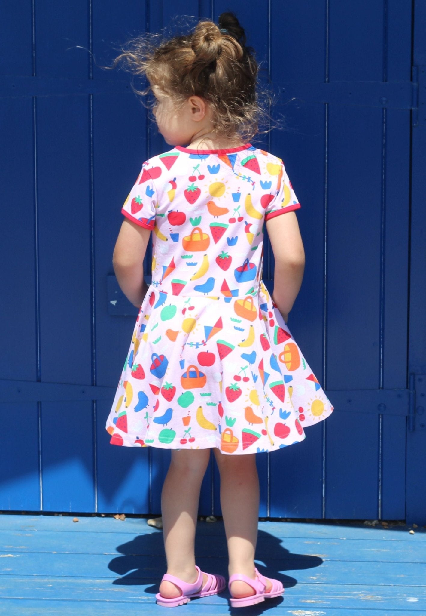 Bio - Baumwoll Kinder Skaterkleid kurzarm mit Picknick - Druck - Toby Tiger GmbH