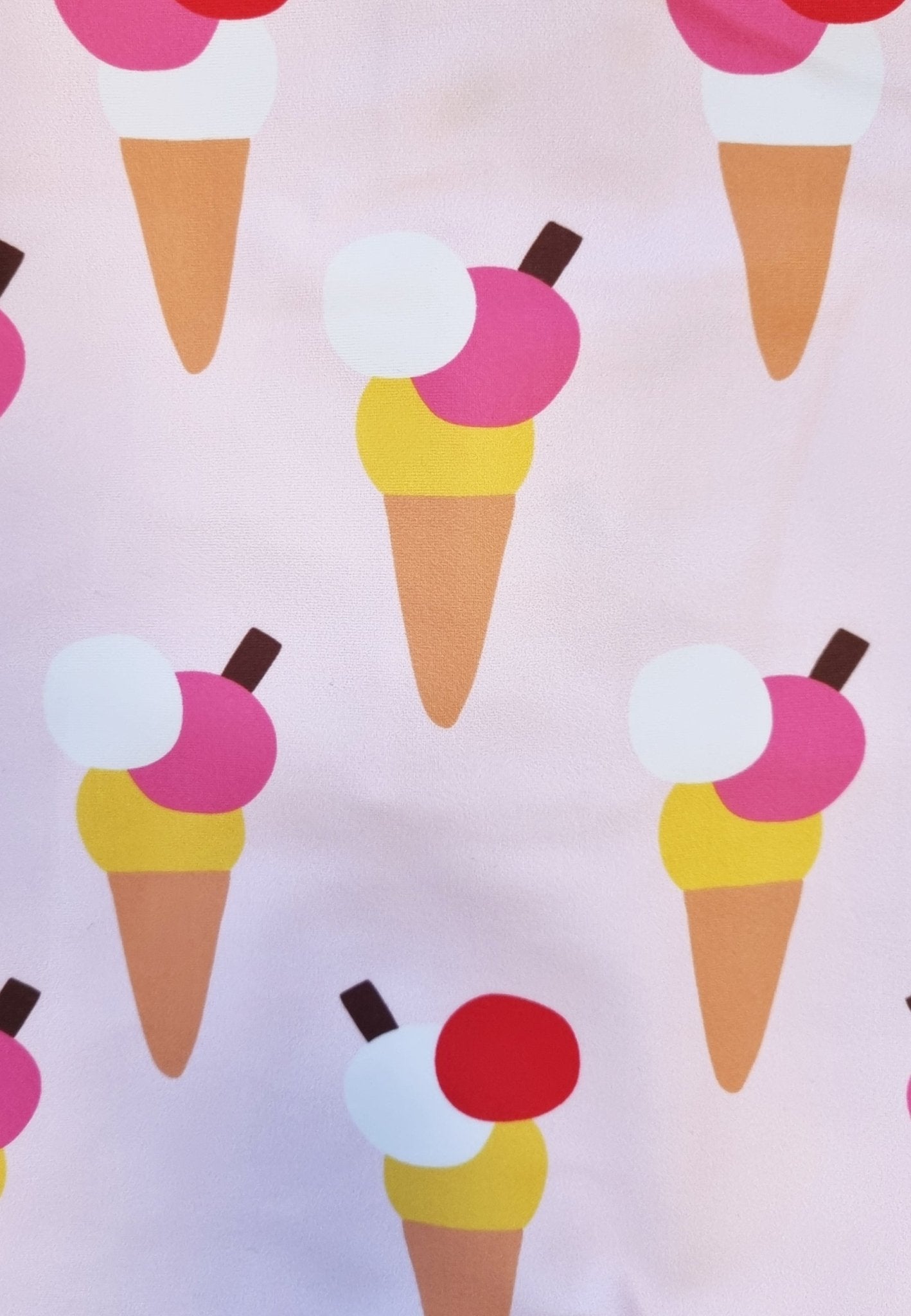 Kinder Badeanzug mit Eiswaffel - Druck, UV - Schutz UPF 50+ - Toby Tiger GmbH