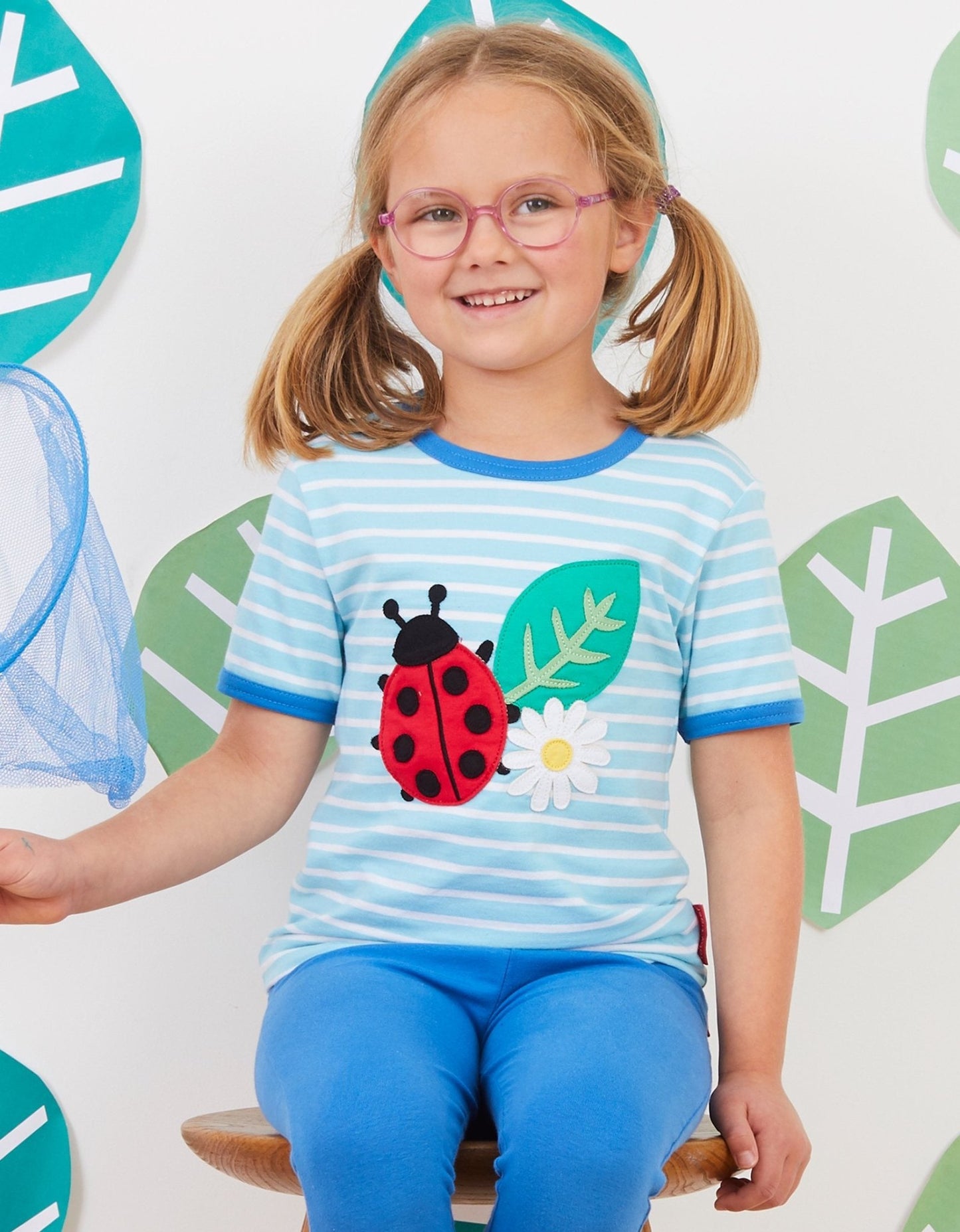 T-Shirt aus Bio Baumwolle mit Marienkäfer Applikation - Toby Tiger GmbH