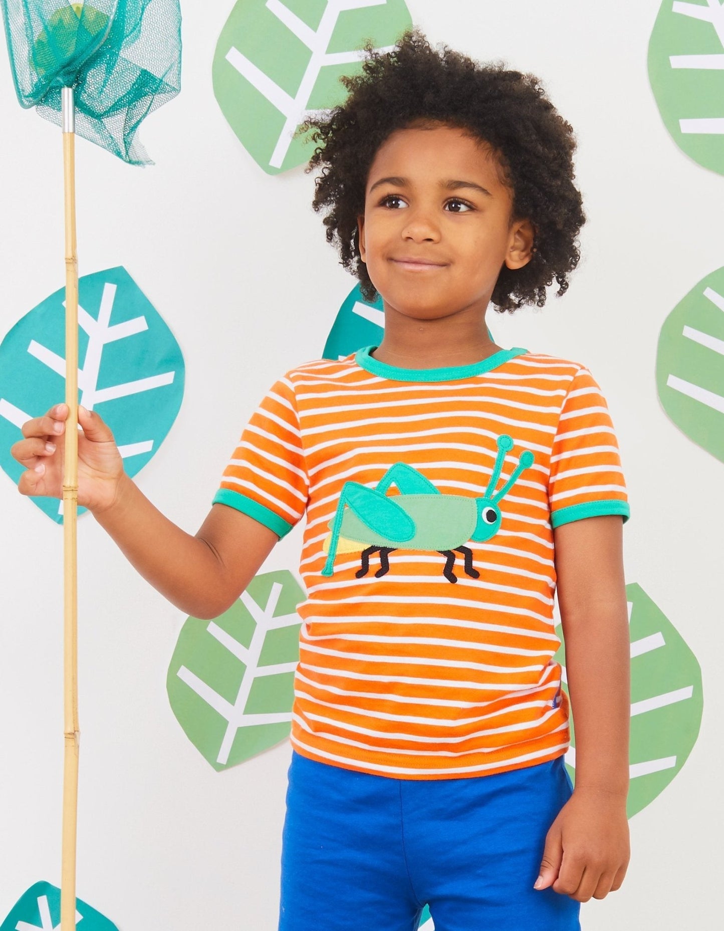 T-Shirt aus Bio Baumwolle mit Grashüpfer Applikation - Toby Tiger GmbH