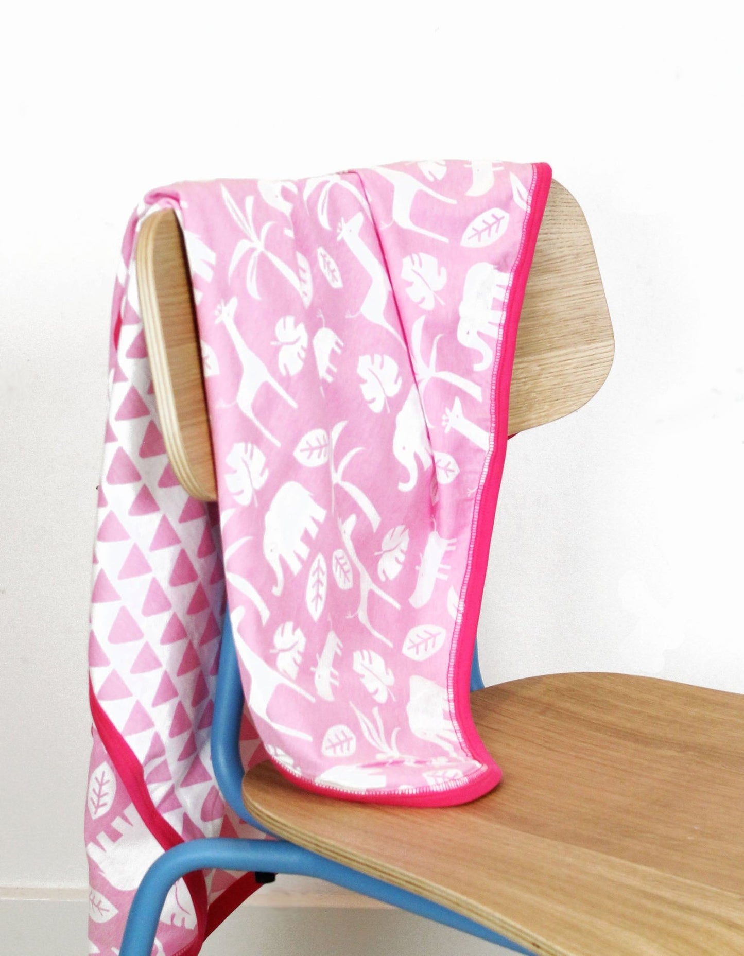 Bio Baby - Decke mit Dschungel - Allover in pink - Toby Tiger GmbH Retail