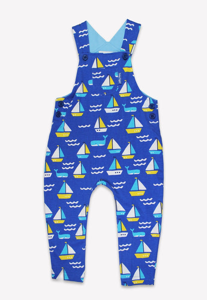Bio - Baumwoll Kinder Latzhose mit Segelboot - Druck - Toby Tiger GmbH