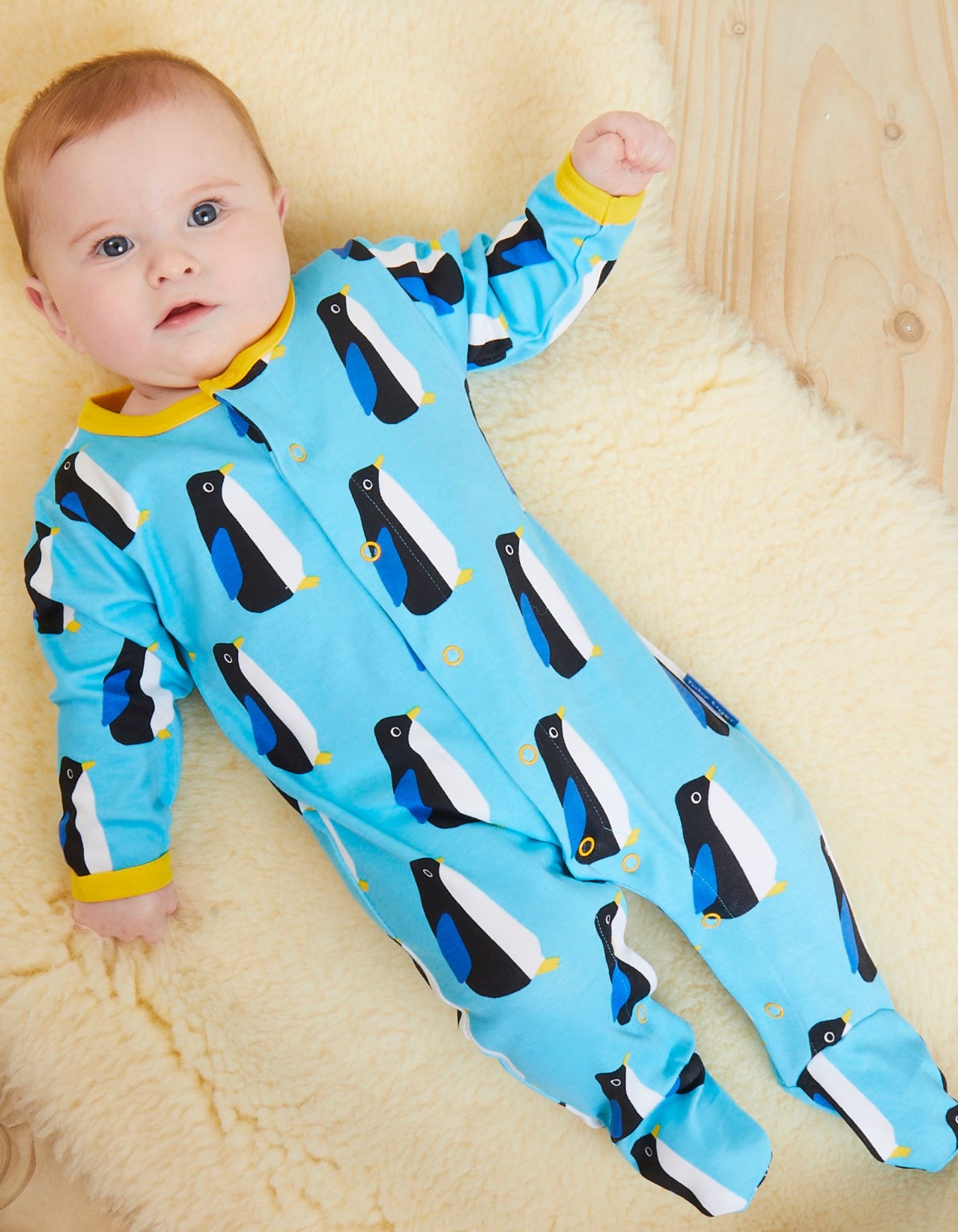 Baby - Geschenkset aus Bio - Baumwolle mit Pinguin - Druck - Toby Tiger GmbH Retail