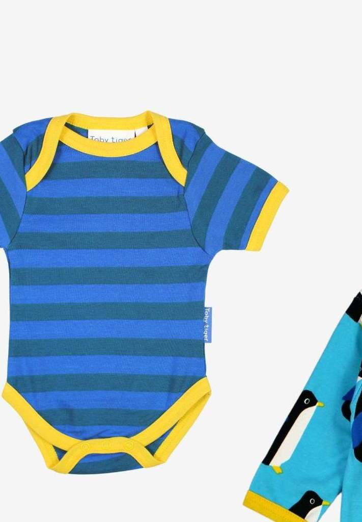 Baby - Geschenkset aus Bio - Baumwolle mit Pinguin - Druck - Toby Tiger GmbH