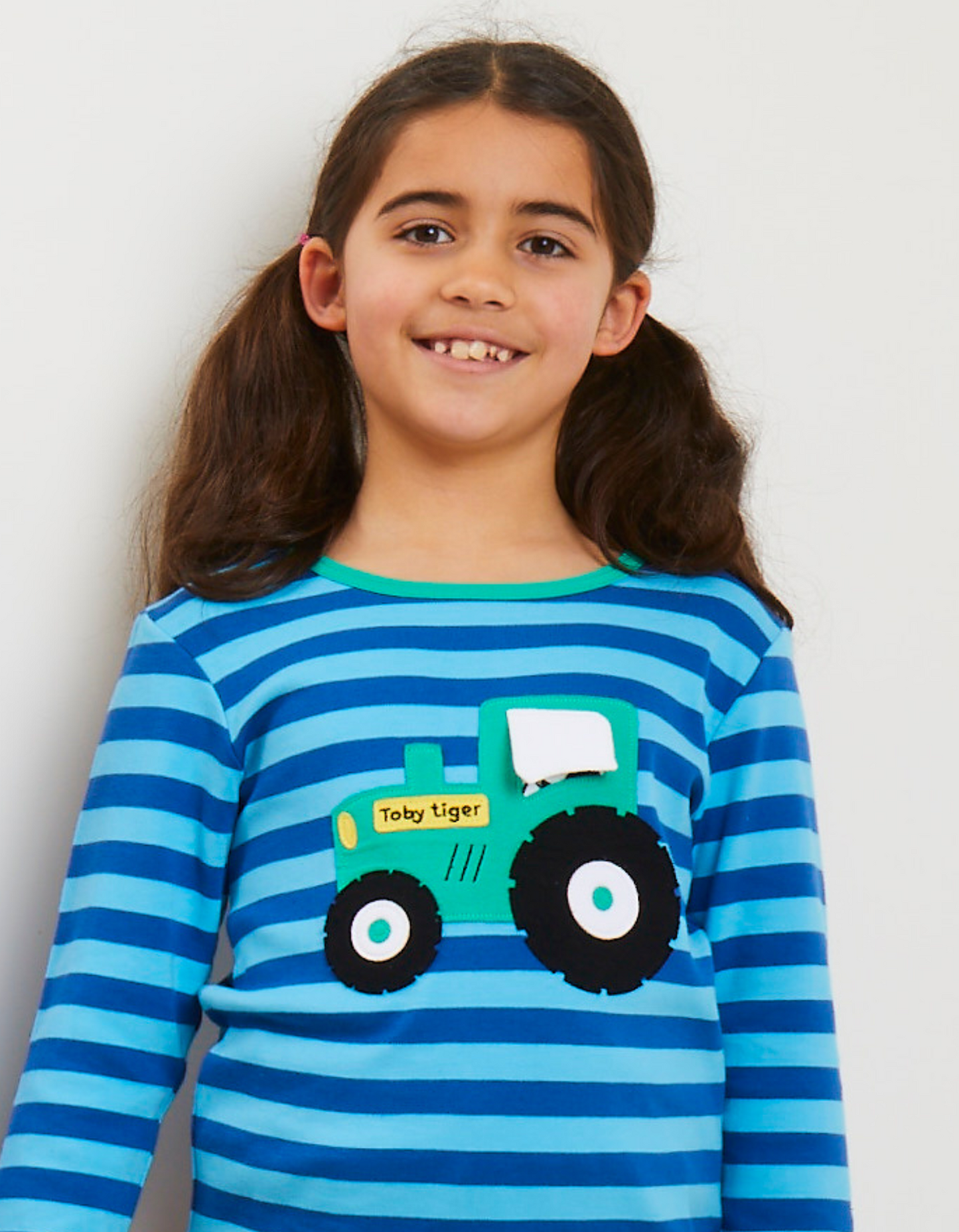 Long-sleeved shirt made from organic cotton with tractor appliqué