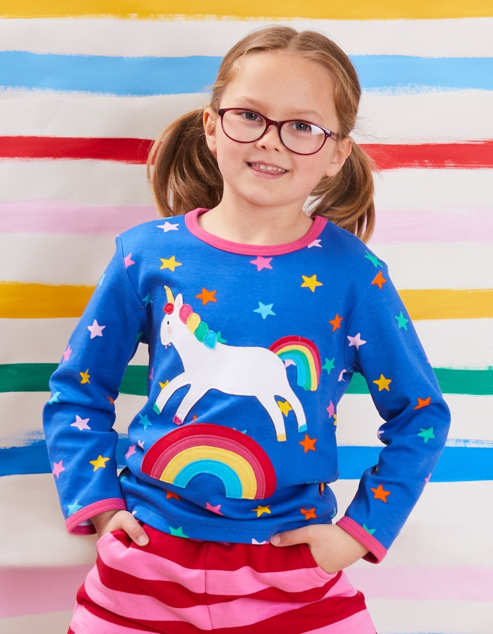 Langarmshirt mit Einhorn und Regenbogen Applikation aus Bio Baumwolle - Toby Tiger GmbH Retail