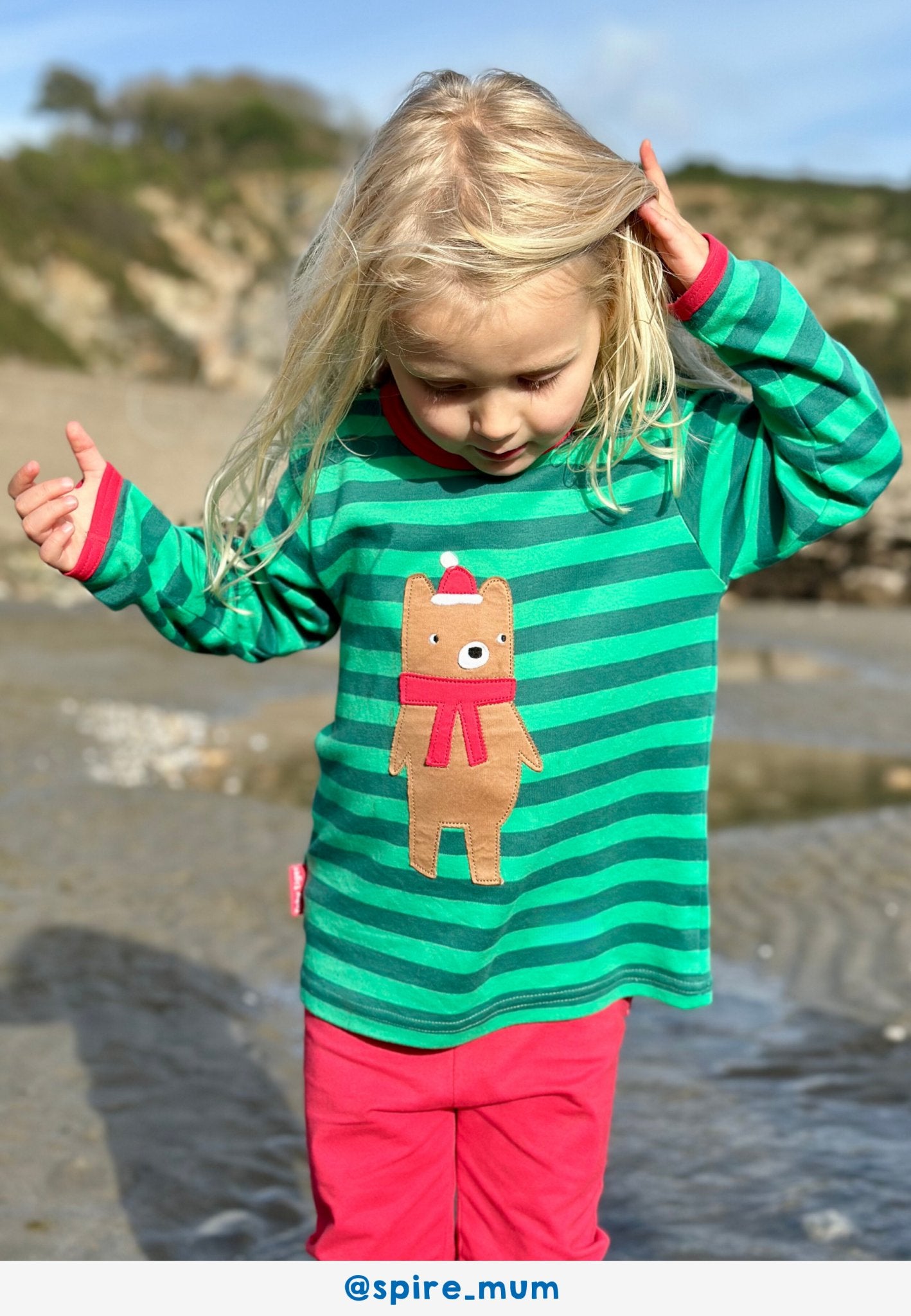 Bio - Baumwoll Kinder Langarmshirt mit Weihnachtsbär - Applikation - Toby Tiger GmbH