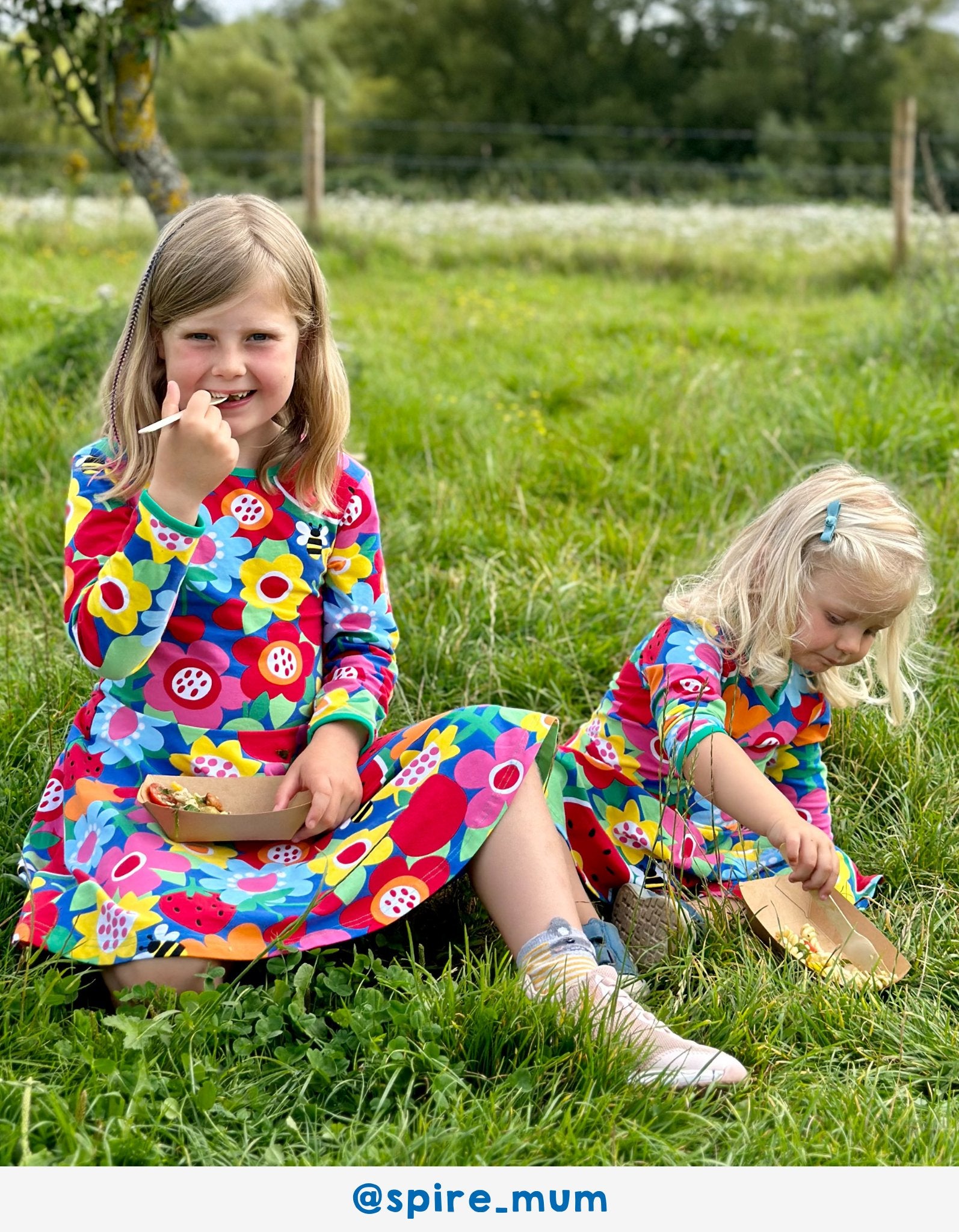 Kleid, langärmlig, Bio Baumwolle mit Obstblumenprint - Toby Tiger GmbH Retail