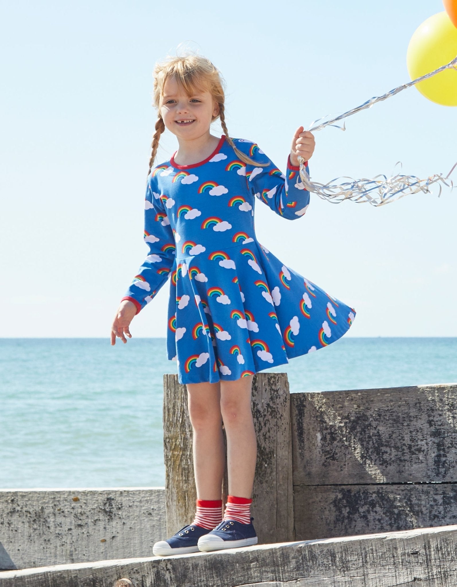 Skater Kleid mit langen Ärmeln und Regenbogen Print aus Bio Baumwolle - Toby Tiger GmbH Retail