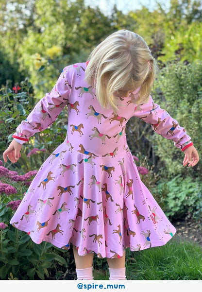 Bio - Baumwoll Kinder Langarm Skaterkleid, Rosa mit Pferde - Druck - Toby Tiger GmbH