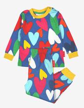 Laden Sie das Bild in den Galerie-Viewer, Schlafanzug aus Bio Baumwolle mit Herzdruck
