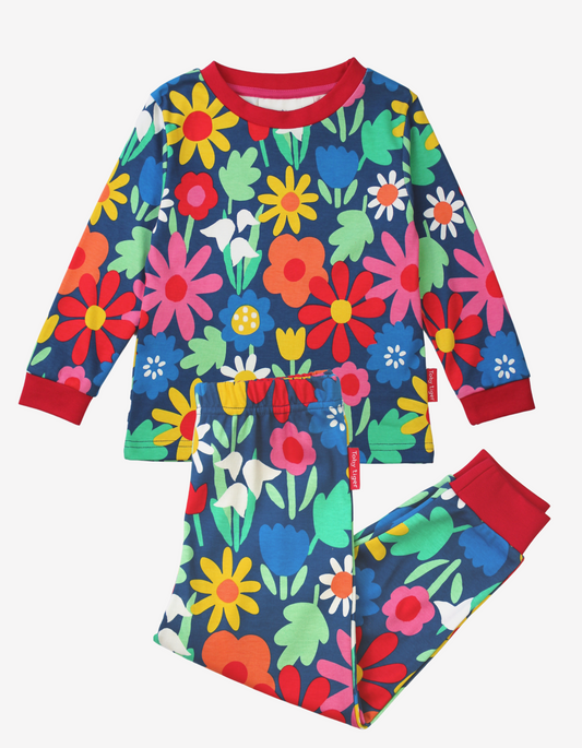 Organic cotton pajamas with eye-catching floral pattern