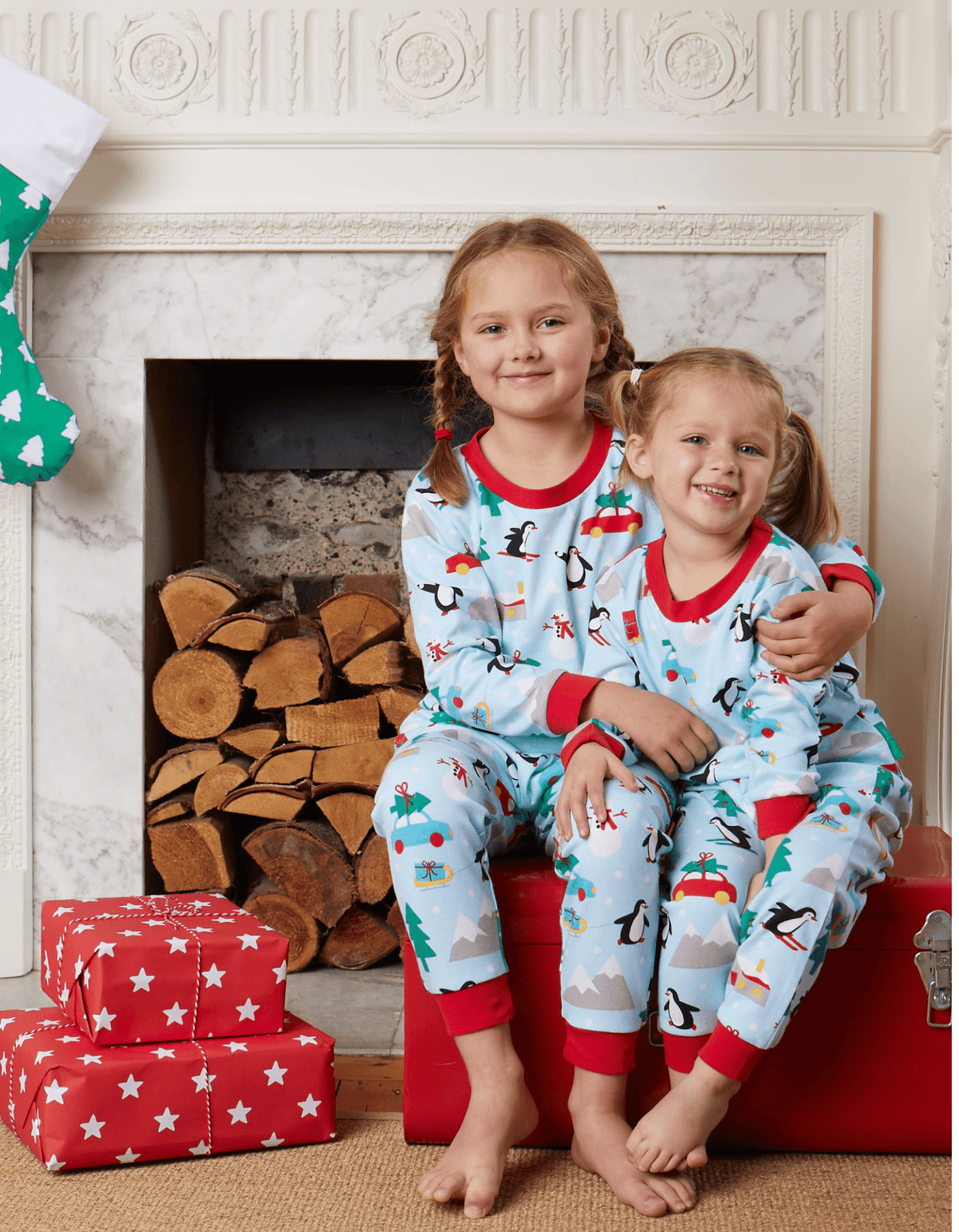 Bio-Baumwoll Kinder Schlafanzug langarm mit Weihnachtspinguin-Druck