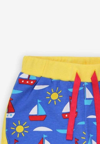 Jogging Shorts aus Bio Baumwolle mit Segelboot Print - Toby Tiger GmbH