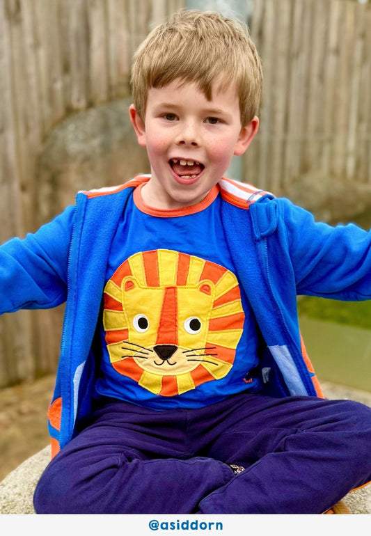 Bio - Baumwoll Kinder Shirt kurzarm mit Löwen - Applikation - Toby Tiger GmbH