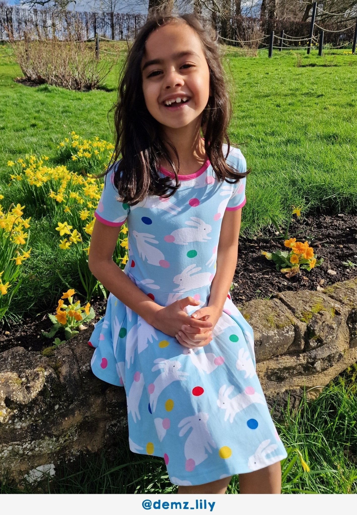 Bio - Baumwoll Kinder Skaterkleid kurzarm mit Hasenparty - Druck - Toby Tiger GmbH