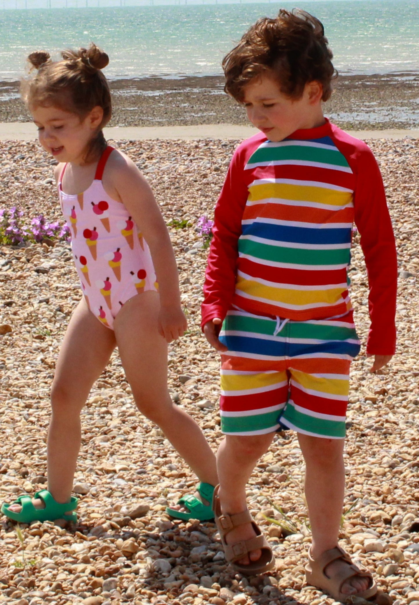 Kinder Schwimmshorts mit Happy Streifen, UV-Schutz UPF 50+