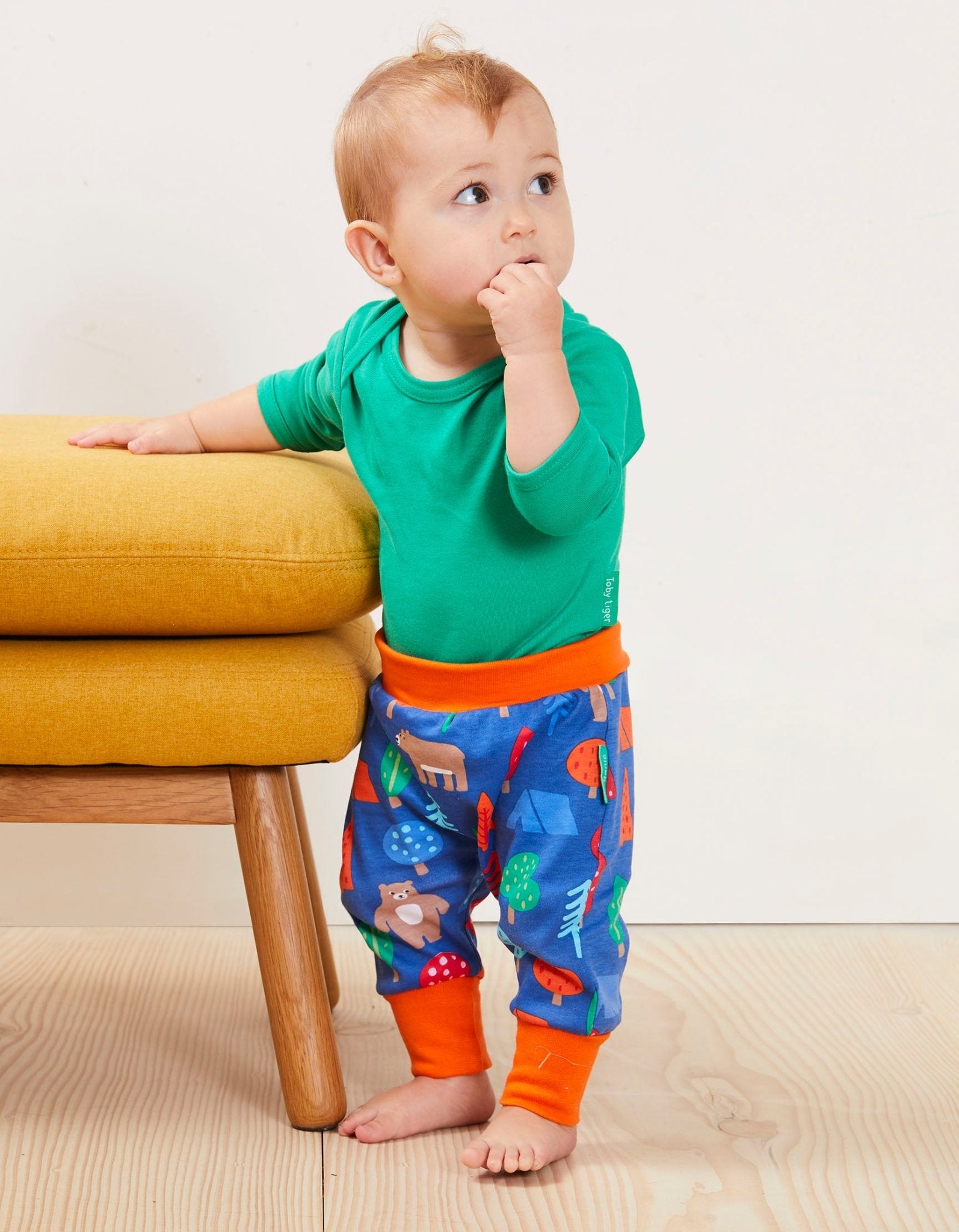 Baby Hose aus Bio Baumwolle mit Camping Bären Print - Toby Tiger GmbH Retail