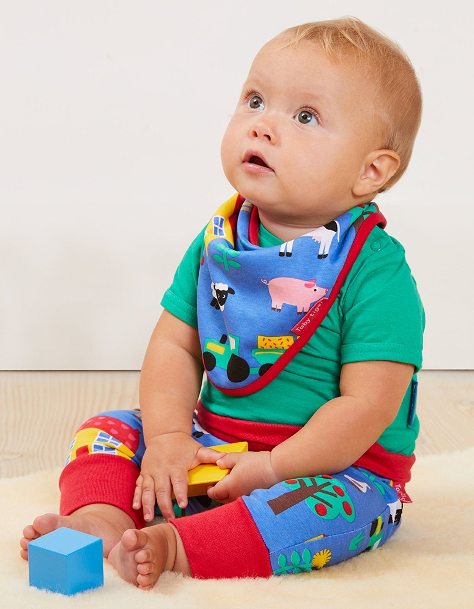 Babyhose aus Bio Baumwolle mit Bauernhof Print - Toby Tiger GmbH Retail