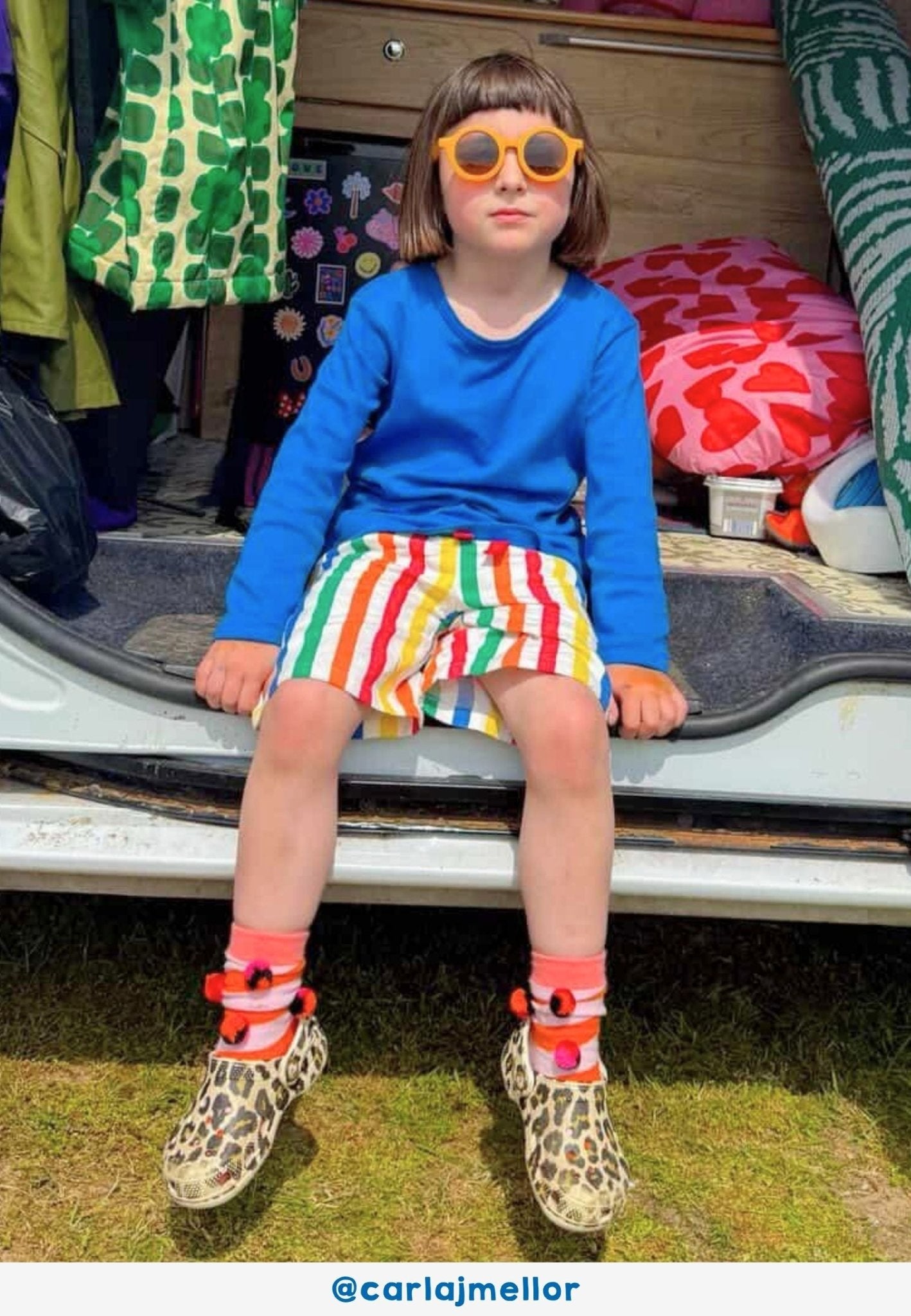 Bio - Baumwoll Kinder Shorts mit bunten Streifen - Toby Tiger GmbH