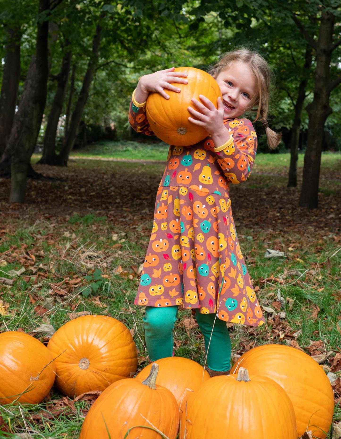 Organic cotton dress with skater cut and pumpkin motif