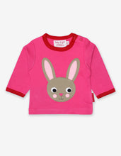 Laden Sie das Bild in den Galerie-Viewer, Organic Rabbit Applique T-Shirt
