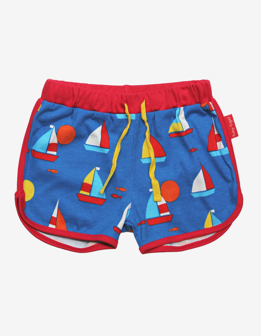Organic running shorts with sailboat print