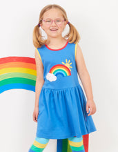 Laden Sie das Bild in den Galerie-Viewer, Kleid aus Bio Baumwolle mit Regenbogen Applikation
